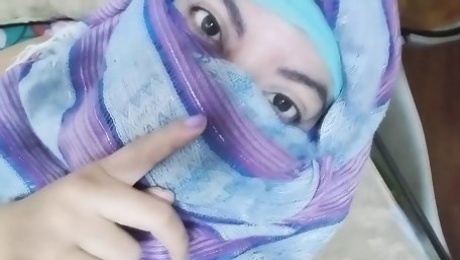 Real HOT Arab Mom In Hijab Masturbates Her Squirting Muslim Pussy LOADS On Webcam HARD GUSHY ORGASM SQUIRT