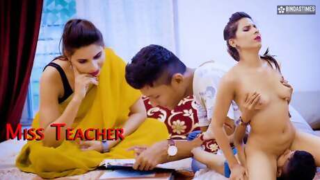 Desi Hot aur Kumari Teacher ke sath GhapaGhup Chudai 18+ school Boy ( Hindi Audio )