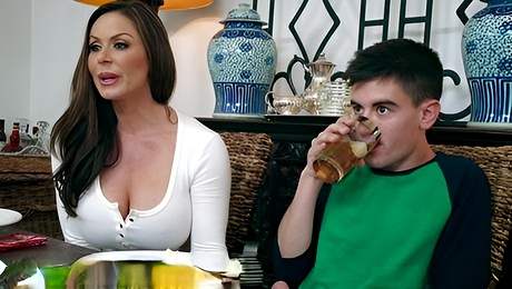 Lad stuffs brunette ass and pussy right after eating turkey
